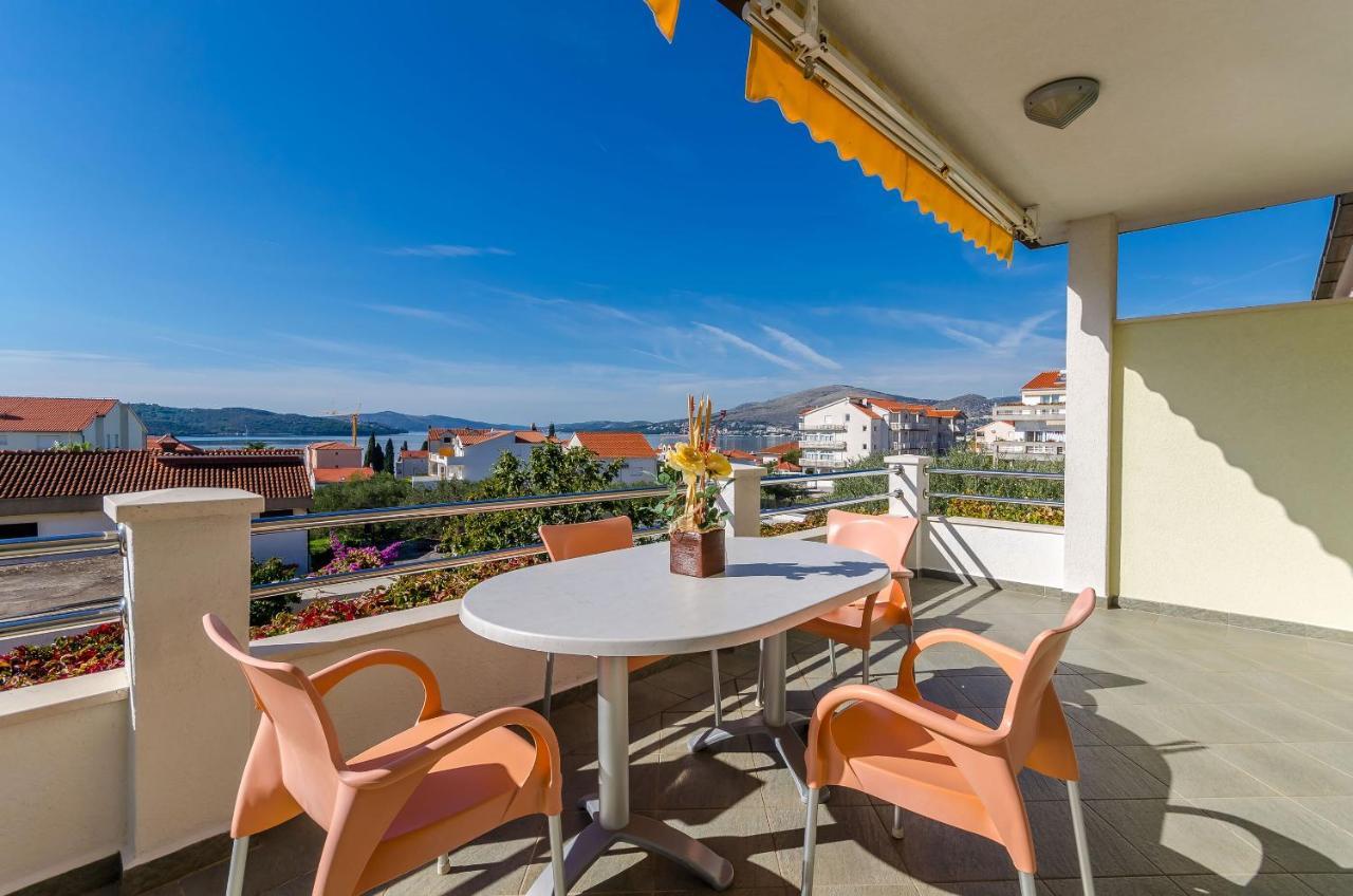 Apartments Palm Tree Trogir Exterior foto