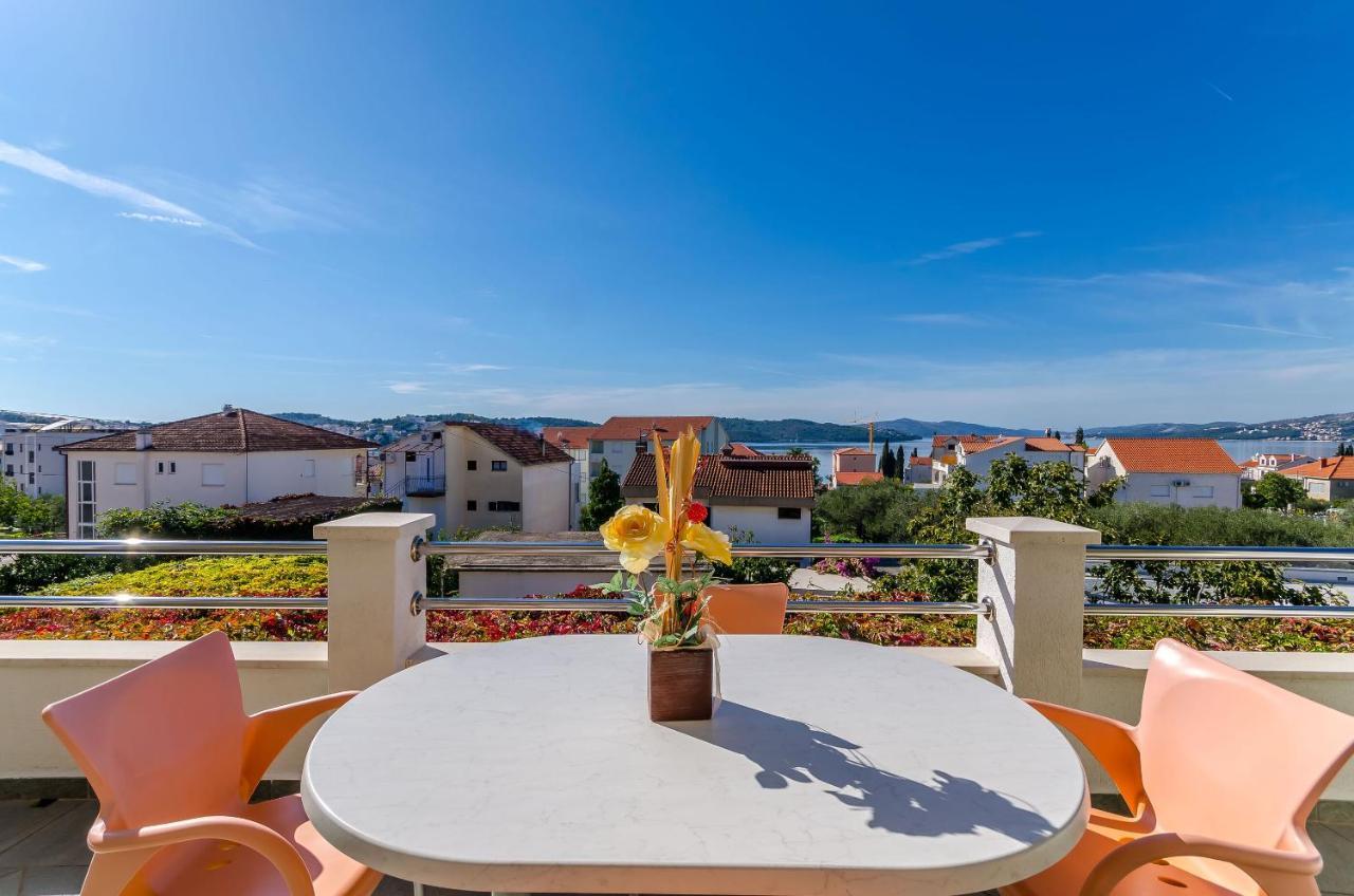 Apartments Palm Tree Trogir Exterior foto